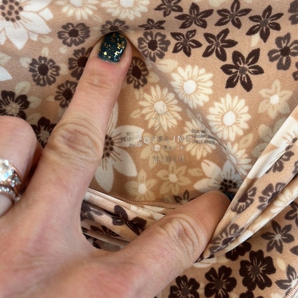 Offline by Aerie Pant Leggings Neutral Floral Yoga size medium - Picture 8 of 12